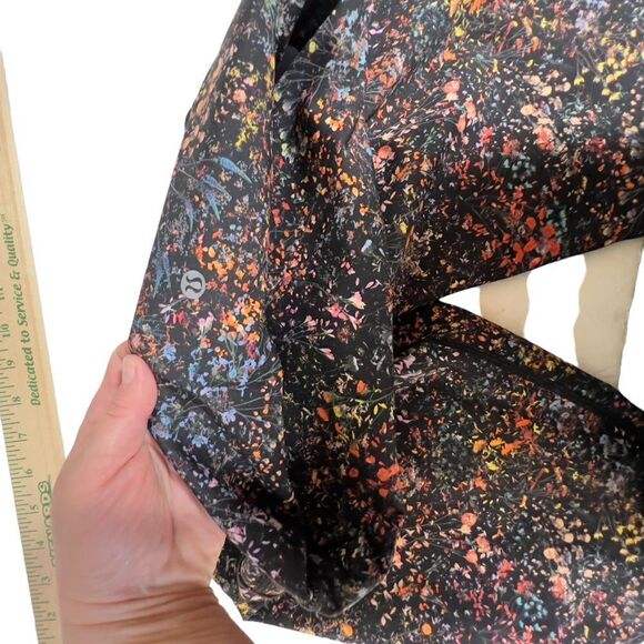 Lululemon Wunder Under Crop II (Special Edition) *Scallop 24" size 8 - Picture 16 of 16